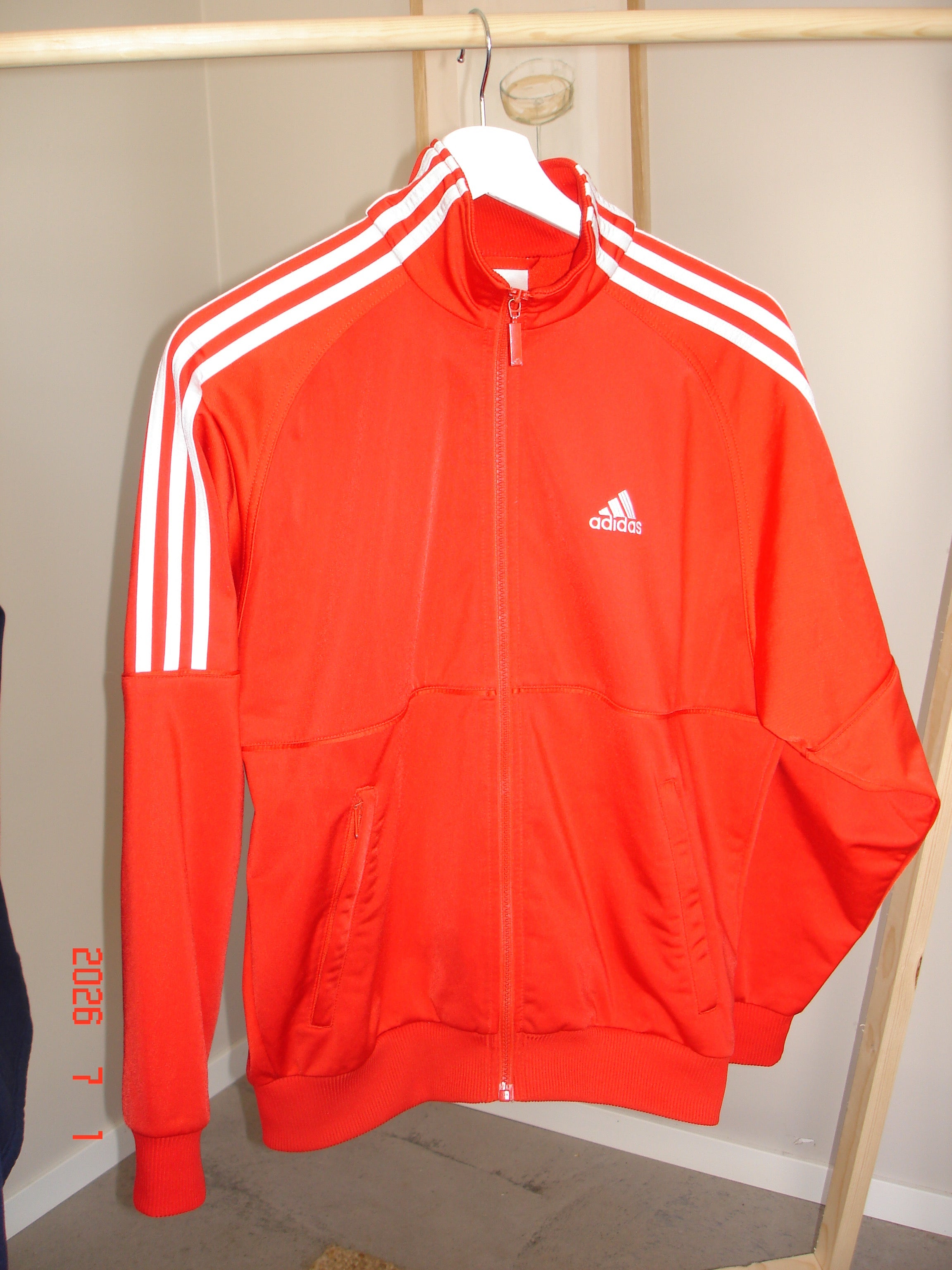 Adidasjacka S röd